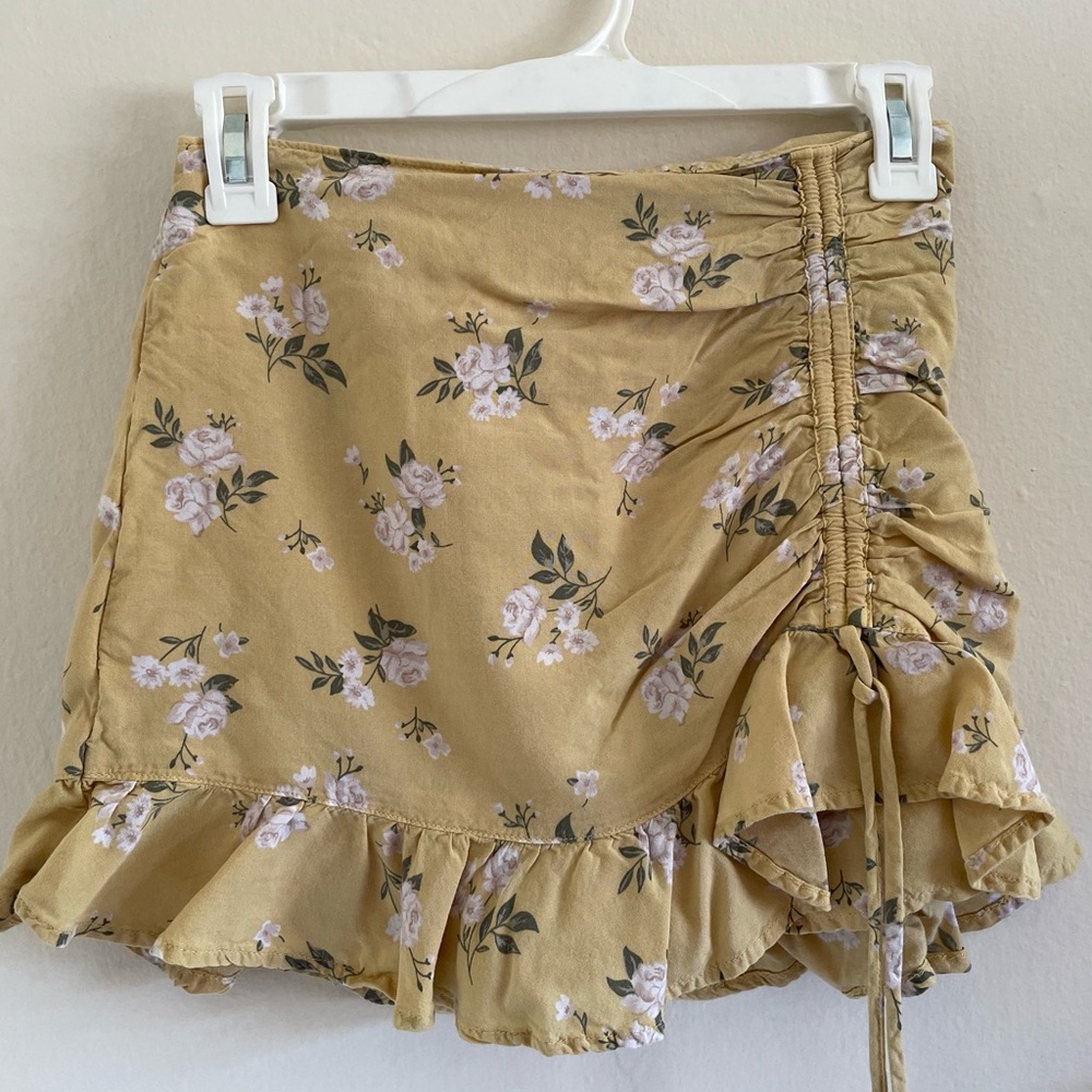 Yellow skort